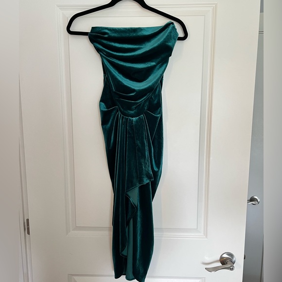 Beautiful Hunter green velvet corset dress - Picture 2 of 6